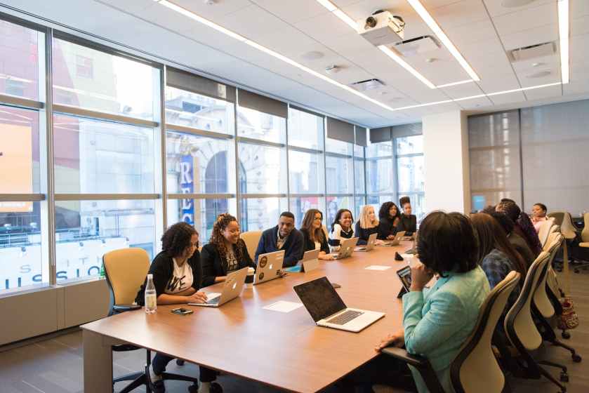 7 Brilliant Tips to Show Your Power In The Business Meeting